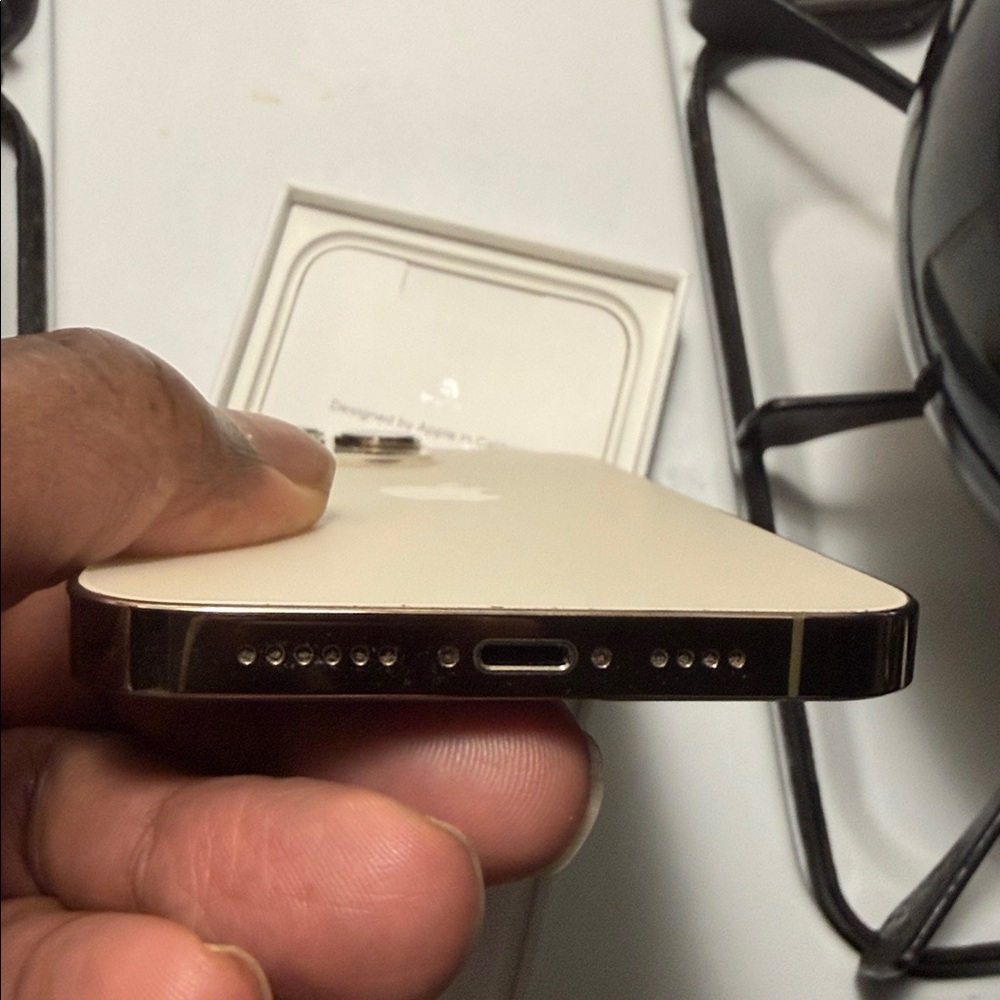 Apple iPhone 14 Pro Max - Silver unlocked 256GB With New Pelican Voyager Case - Picture 6 of 7